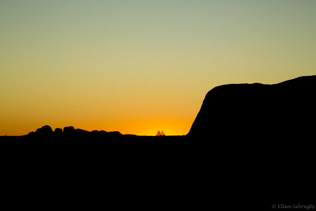 Uluru als silhouet