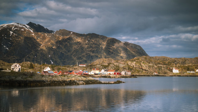 Dorpje aan een baai.