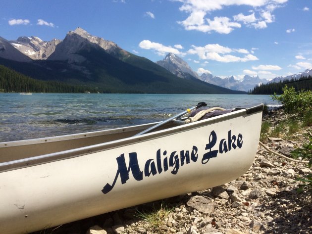 Kanoën op Maligne Lake