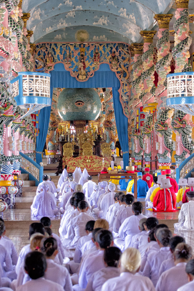 ceremonie in Cao Dai tempel