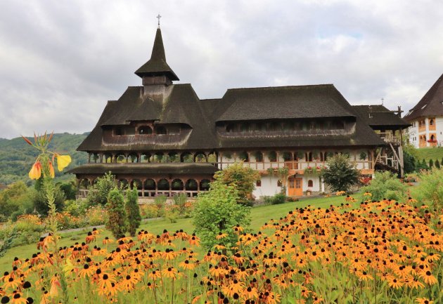 Bârsana Monastery, hoofdgebouw