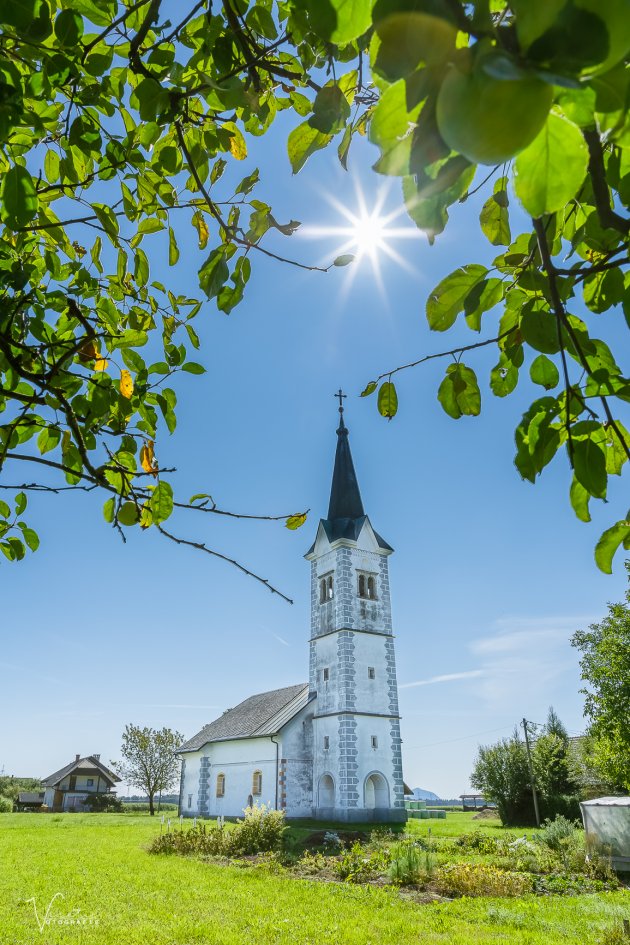 gewoon een kerkje langs de weg