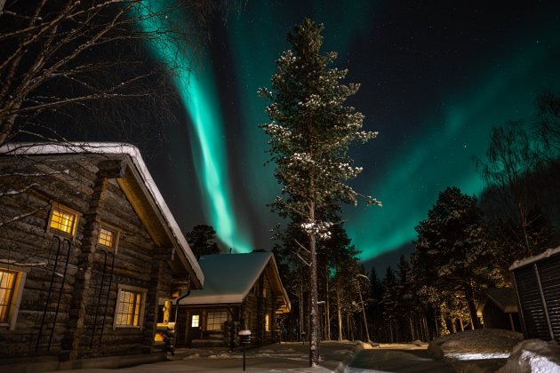 De Aurora Borealis boven het Nellim Wilderness resort