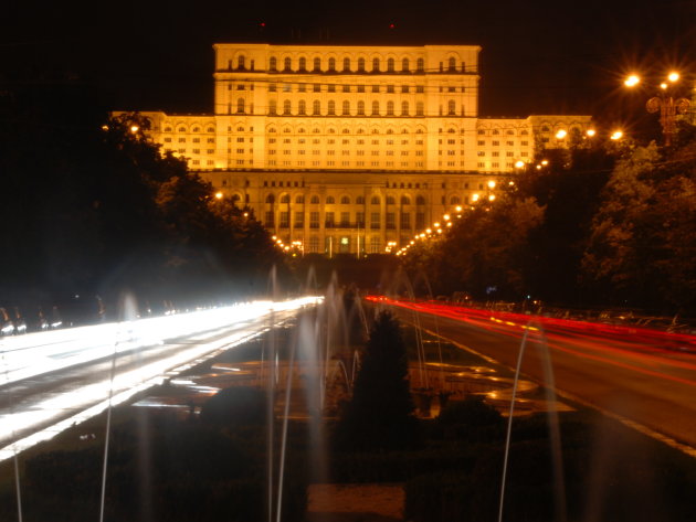 Casa Poporului @night