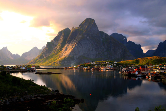 Lofoten Reine  avondlicht