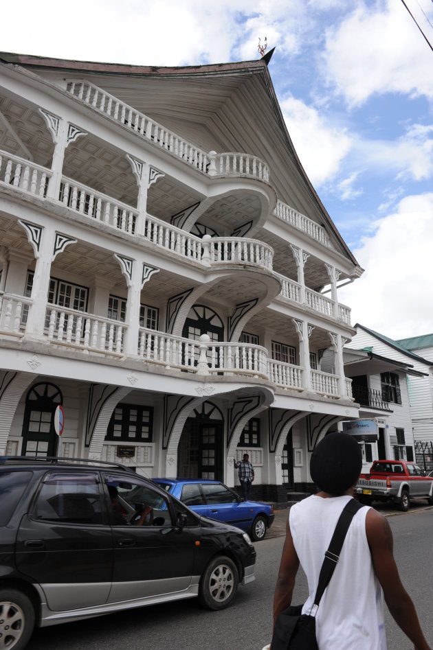 Straatbeeld Paramaribo