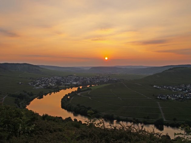 Zonsondergang aan de Moezel