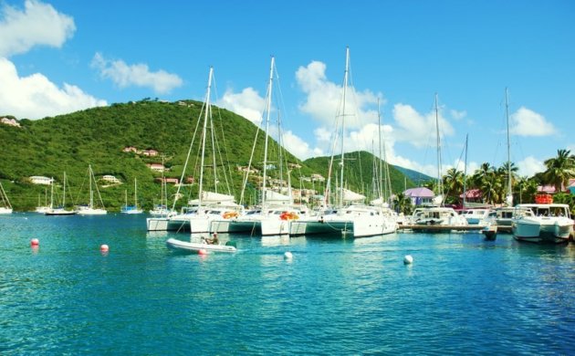 JACHTHAVEN VAN TORTOLA.