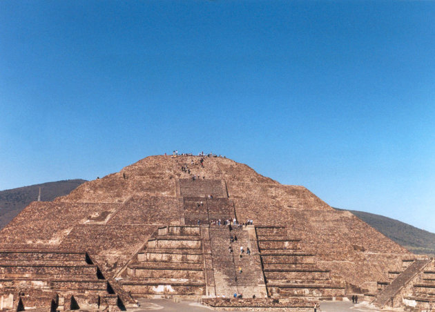 maanpiramide