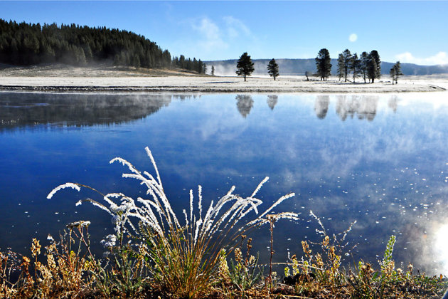 water en vorst in Hayden Valley