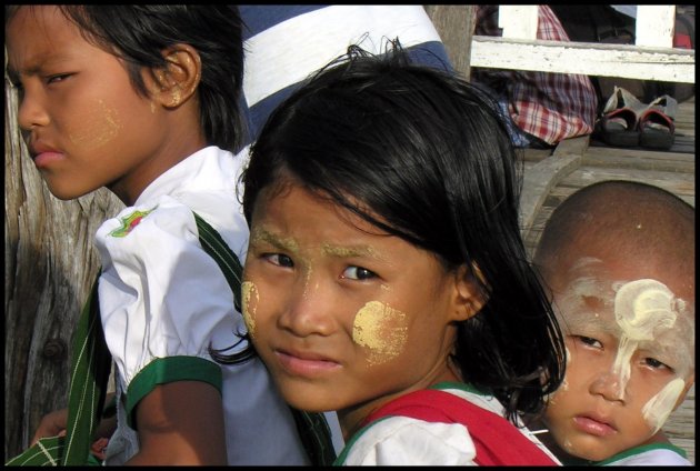 Schoolkinderen in Mandalay