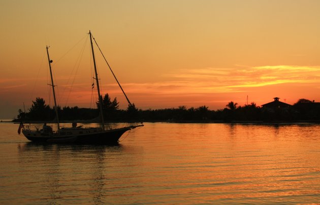 'zonsondergang op Utila'