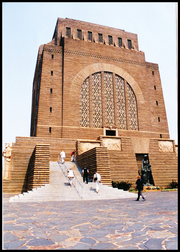 HET VOORTREKKER MONUMENT