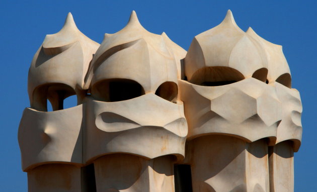 La Pedrera (schoorstenen op het dak)