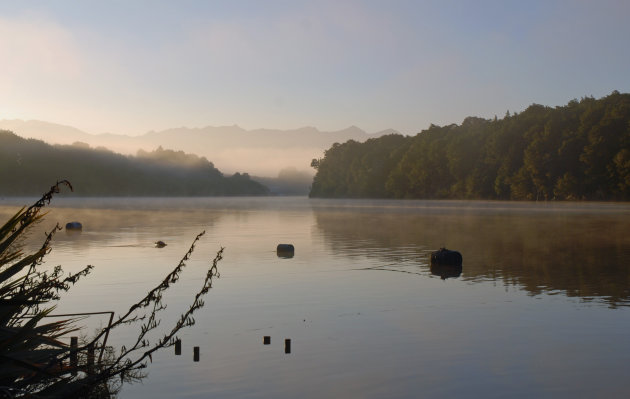 Zonsopgang in Manapouri