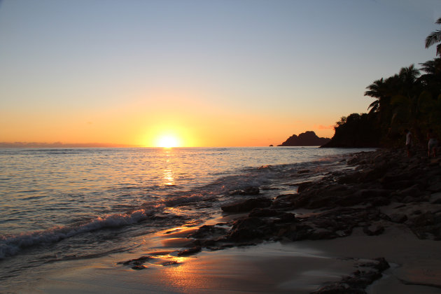 Zonsondergang op het eiland Matamanoa (Fiji)