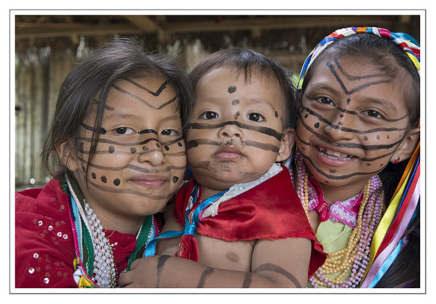 Tsachilas chicas ala 2014