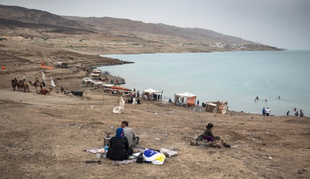 Bezoek de locals op het strand