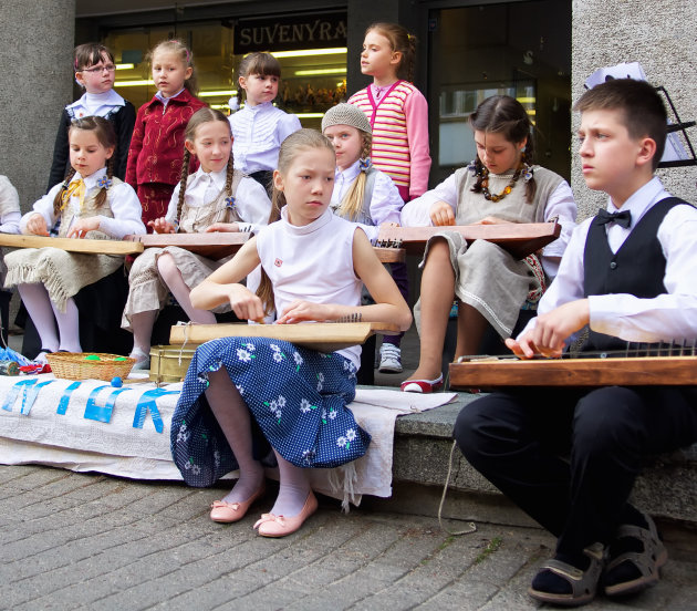 Kinderen maken muziek