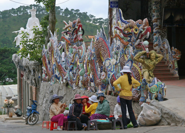 Pagode met mozaïekelementen