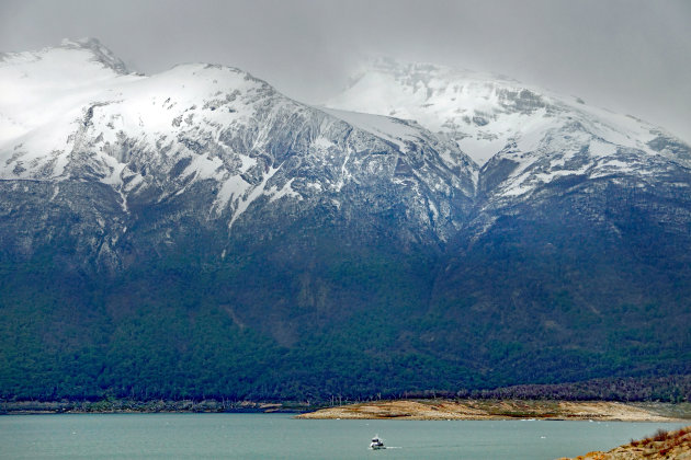 De majestueuze bergen van NP Los Glacieres