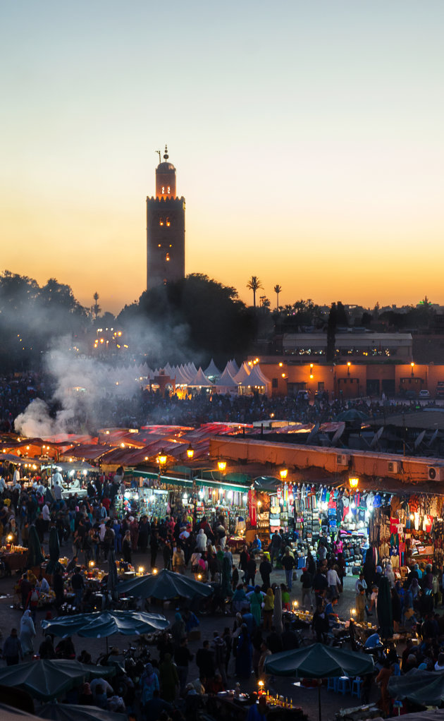 De zon gaat onder in Marrakech