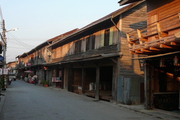 Houten dorp aan de Mekong.