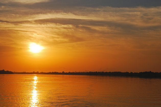 Oranje op de Gambia rivier!