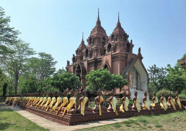 Wat Khao Phra Angkhan.