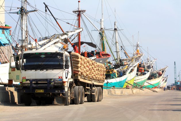 doorgezakte vrachtwagen