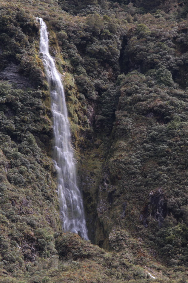 Waterval in de Fjorden