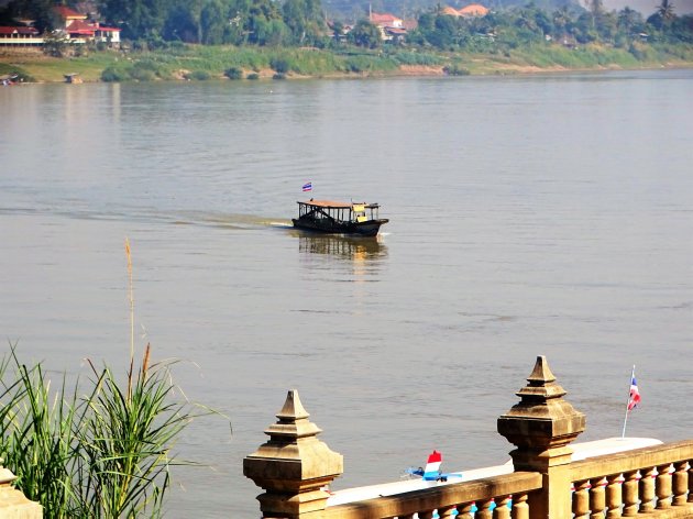 Veerpontje naar Laos