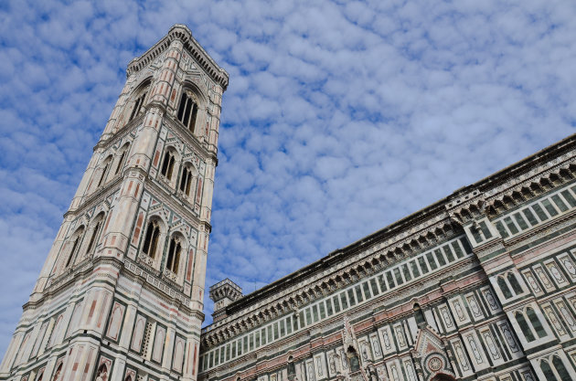 Campanile in de wolken