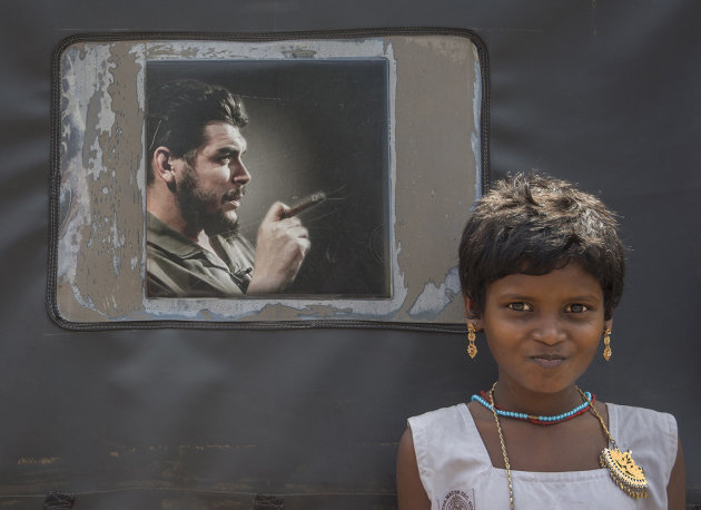 The tuk-tuk driver's daughter and Che