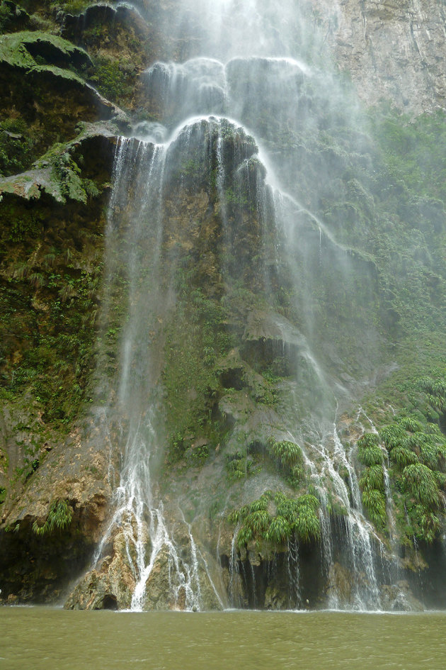 Sluierwaterval in de Canon del Sumidero