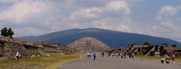 Piramide van de Zon en van de Maan