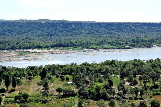 Tuinbouw langs de rivier.