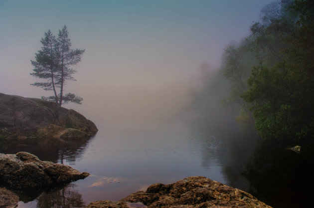 Mist op weg naar Preikestolen