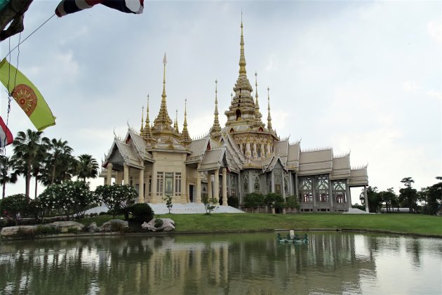 Onweersbui boven Tempel