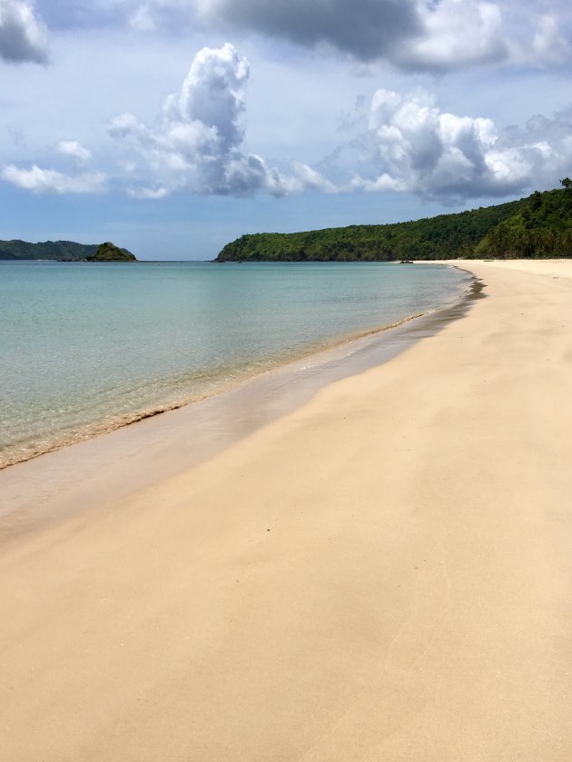 Deserted Nacpan beach