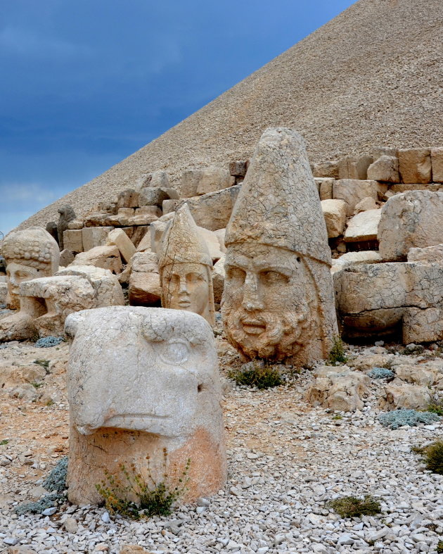 Boven op de Nemrut berg.