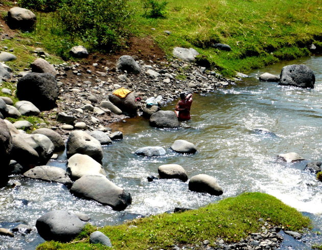 Baden in de rivier