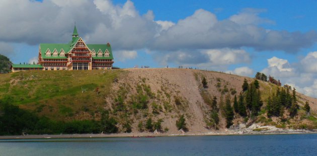 uitzicht op Waterton Lake 1