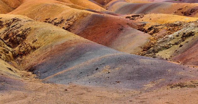 The Seven Coloured Earth 