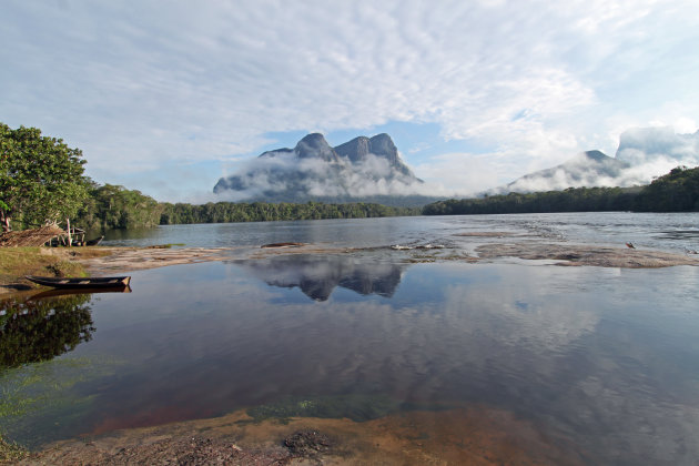 Rio Autana met Cara del Indio