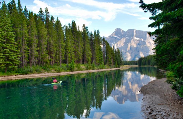 Kanoën door de Rocky Mountains