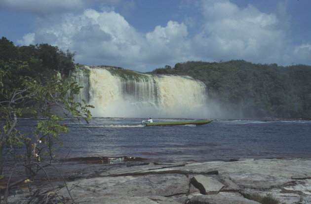 Languna de Canaima 