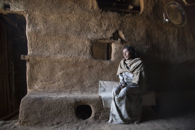 Simien gebergte Ethiopie. Een deur opening voor natuurlijk licht is genoeg.