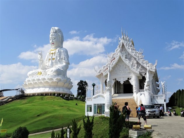 Giga beeld van de Godin Guan Yin.